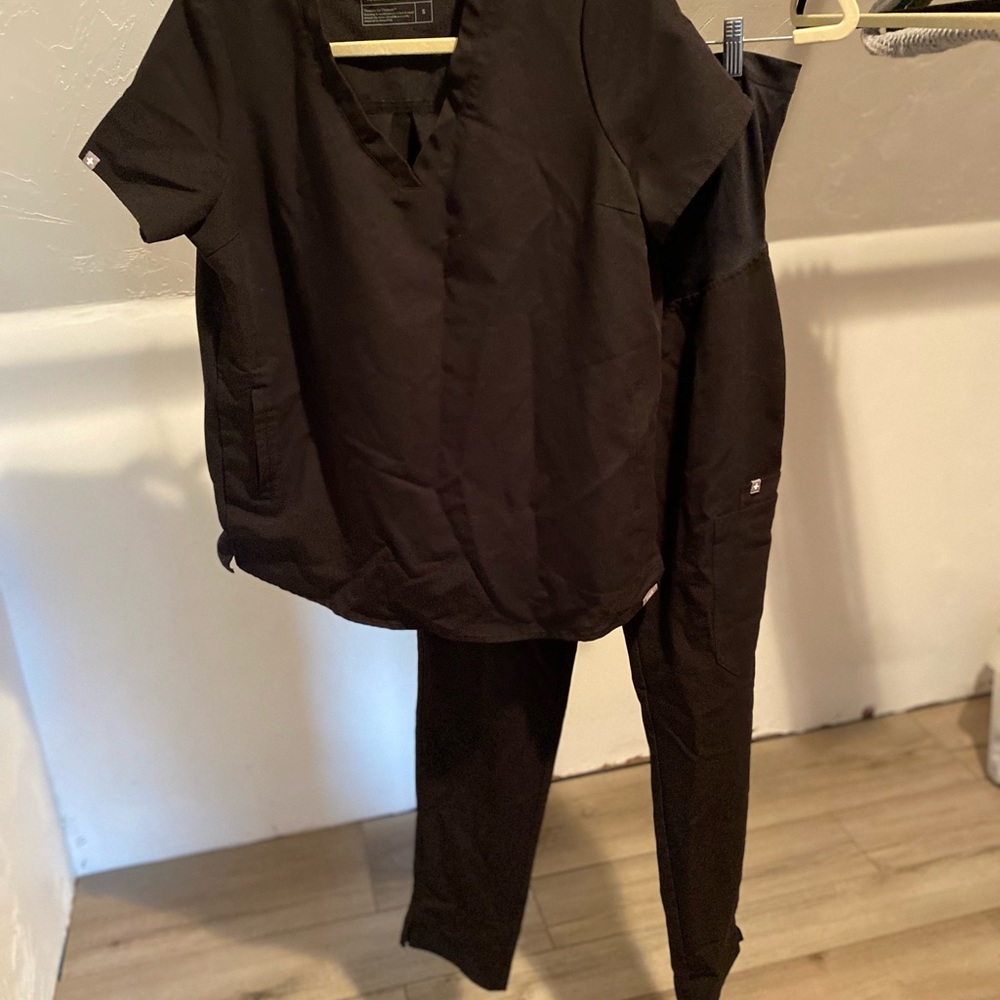 Figs maternity scrubs